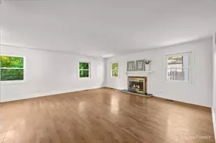 720 Woodhollow Ln, Buffalo Grove, IL 60089 - Photo 14