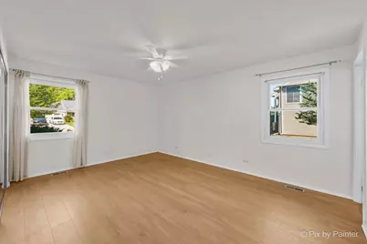 720 Woodhollow Lane, Buffalo Grove, IL 60089 - Photo 18