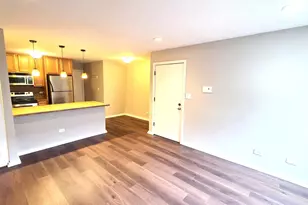 164 Dunteman Dr, Glendale Heights, IL 60139 - Photo 2