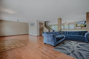 3906 Sedge St, Zion, IL 60099 - Photo 4