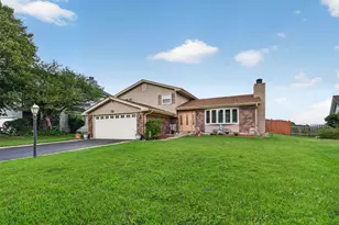 196 Sunshine Dr, Bolingbrook, IL 60490 - Photo 1