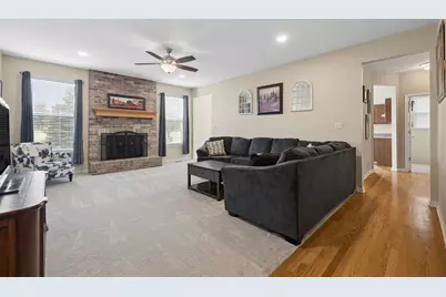 2022 Prairie Rose Lane, Yorkville, IL 60560 - Photo 8
