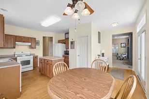 2022 Prairie Rose Ln, Yorkville, IL 60560 - Photo 12