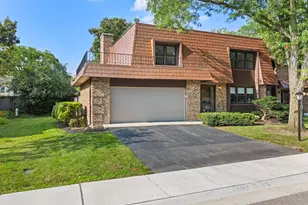 3936 Dundee Rd, Northbrook, IL 60062 - Photo 2