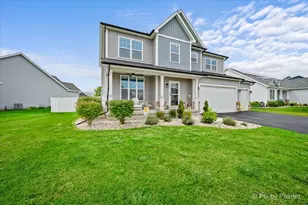 2240 Coventry Cir S, Sycamore, IL 60178 - Photo 2