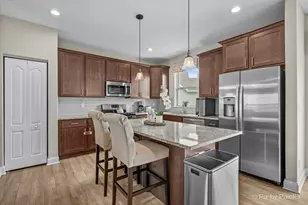 2240 Coventry Cir S, Sycamore, IL 60178 - Photo 8