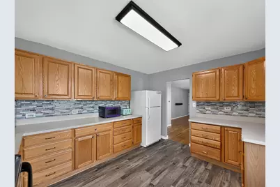 116 N Hickory Street, Waterman, IL 60556 - Photo 8