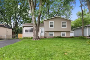 1903 Highview Ave, McHenry, IL 60050 - Photo 1