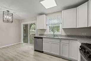 1903 Highview Ave, McHenry, IL 60050 - Photo 4