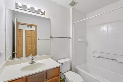 1548 Grand Drive #6, Dekalb, IL 60115 - Photo 24