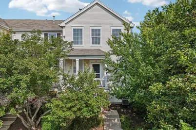 1548 Grand Drive #6, Dekalb, IL 60115 - Photo 2