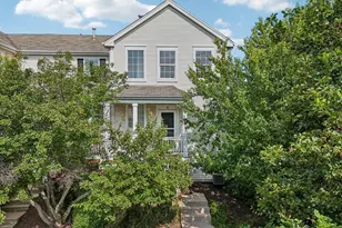 1548 Grand Dr, Dekalb, IL 60115 - Photo 2