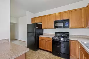 1548 Grand Dr, Dekalb, IL 60115 - Photo 10