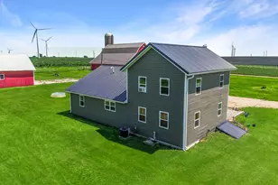 15564 W Fisher Rd, Lena, IL 61048 - Photo 2