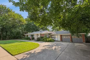 412 Dundee Ave, Barrington, IL 60010 - Photo 1