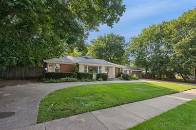 412 Dundee Avenue, Barrington, IL 60010 - Photo 2