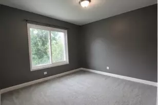 9 E Country Walk Dr, Round Lake Beach, IL 60073 - Photo 4