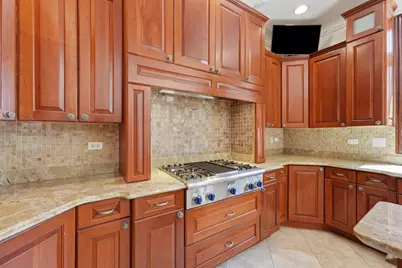 7001 Laramie Avenue, Skokie, IL 60077 - Photo 20