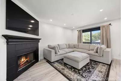 528 Pershing Avenue #E, Glen Ellyn, IL 60137 - Photo 2