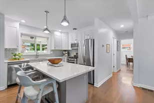6150 N Keating Ave, Chicago, IL 60646 - Photo 8