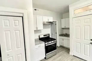2224 S Sawyer Ave, Chicago, IL 60623 - Photo 2
