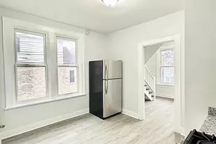 2224 S Sawyer Ave, Chicago, IL 60623 - Photo 4