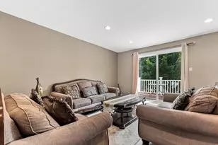 6829 Winston Dr, Tinley Park, IL 60477 - Photo 2