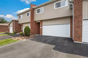6829 Winston Dr, Tinley Park, IL 60477 - Photo 1