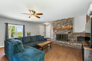 12903 Perry Rd, Dekalb, IL 60115 - Photo 6