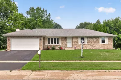 265 W Carol Avenue, Cortland, IL 60112 - Photo 2