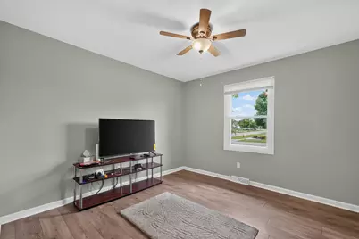 265 W Carol Avenue, Cortland, IL 60112 - Photo 16