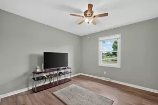 265 W Carol Ave, Cortland, IL 60112 - Photo 16
