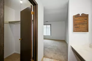 880 Johnstown Ln, Wheaton, IL 60189 - Photo 18