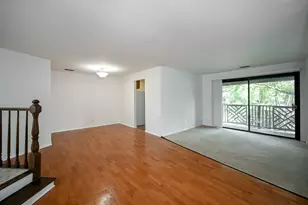 880 Johnstown Ln, Wheaton, IL 60189 - Photo 8