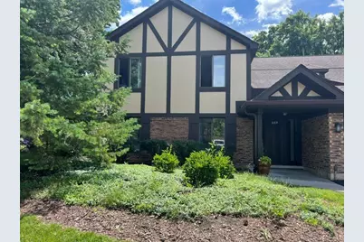 880 Johnstown Lane #B, Wheaton, IL 60189 - Photo 2