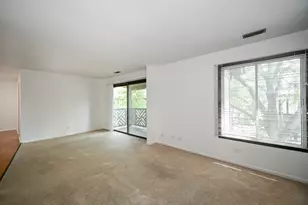 880 Johnstown Ln, Wheaton, IL 60189 - Photo 14