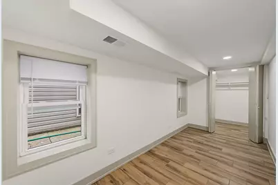 4852 W Melrose Street, Chicago, IL 60641 - Photo 30