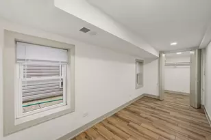 4852 W Melrose St, Chicago, IL 60641 - Photo 30