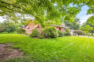 221 Hillside Ln, Bloomington, IL 61701 - Photo 24