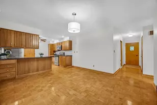 221 Hillside Ln, Bloomington, IL 61701 - Photo 10