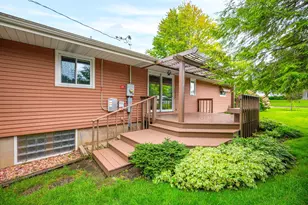 221 Hillside Ln, Bloomington, IL 61701 - Photo 26