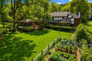 1211 S Grove Ave, Barrington, IL 60010 - Photo 2