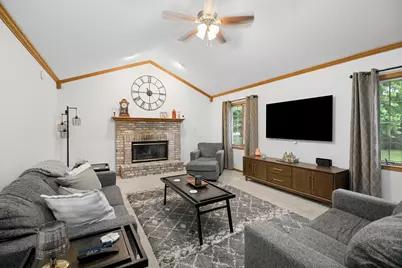 559 Hollyberry Lane, Bourbonnais, IL 60914 - Photo 2