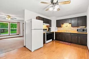 129 Dolores St, Oswego, IL 60543 - Photo 6