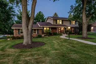 2823 Woodhill Dr, Rockford, IL 61114 - Photo 2