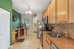 664 W Kristina Ln, Round Lake, IL 60073 - Photo 10