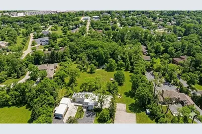 2058 Suffork Road, Northfield, IL 60093 - Photo 4