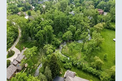 2058 Suffork Road, Northfield, IL 60093 - Photo 2