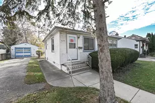 629 S Fulton Ave, Waukegan, IL 60085 - Photo 2