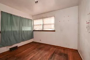629 S Fulton Ave, Waukegan, IL 60085 - Photo 6